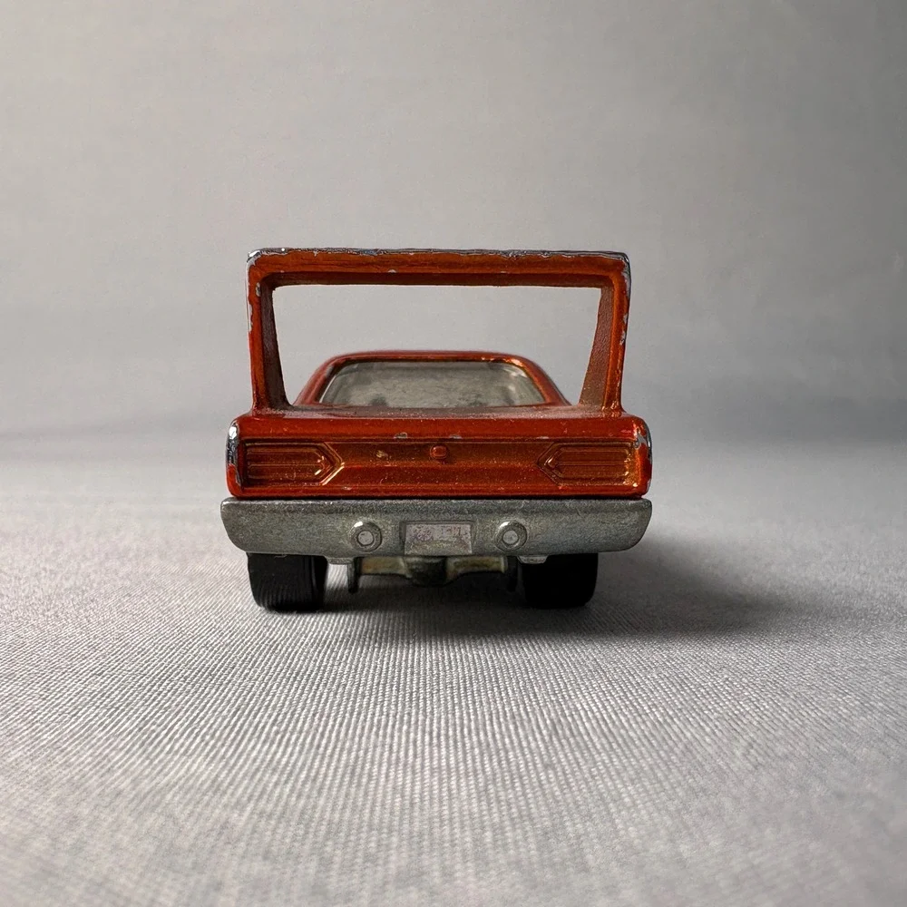 Hot Wheels 2005 Plymouth Superbird Orange 68 Racing Diecast 1:64 Muscle Car